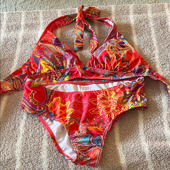 VENUS Multicolor Floral Bikini Set - Picture 1 of 3
